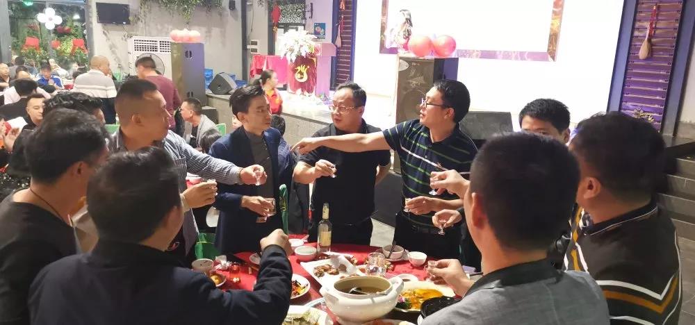 鹏一烧鹅.jpg
